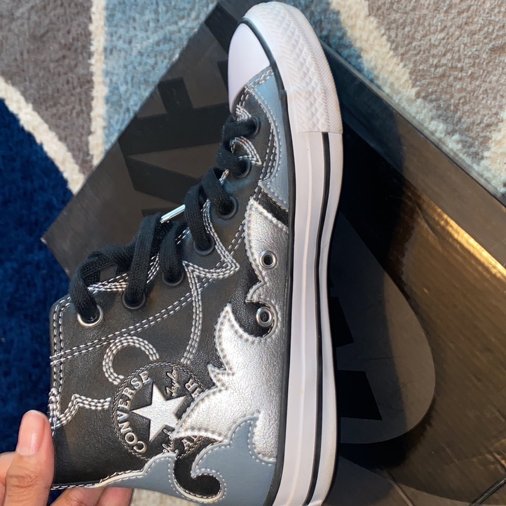 Converse - Picture 4 of 4